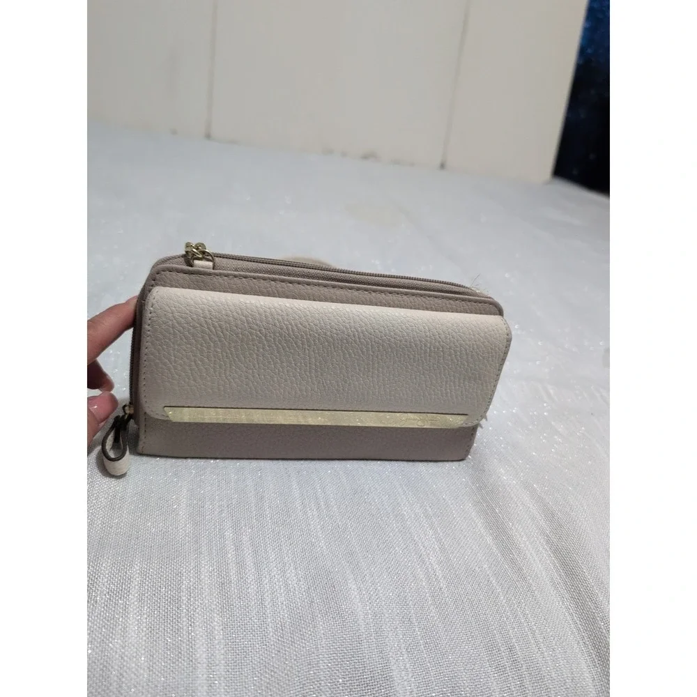 Jessica Simpson Josie Wallet Crossbody Purse Pebble‎ Beige Cream Chain Strap NWT